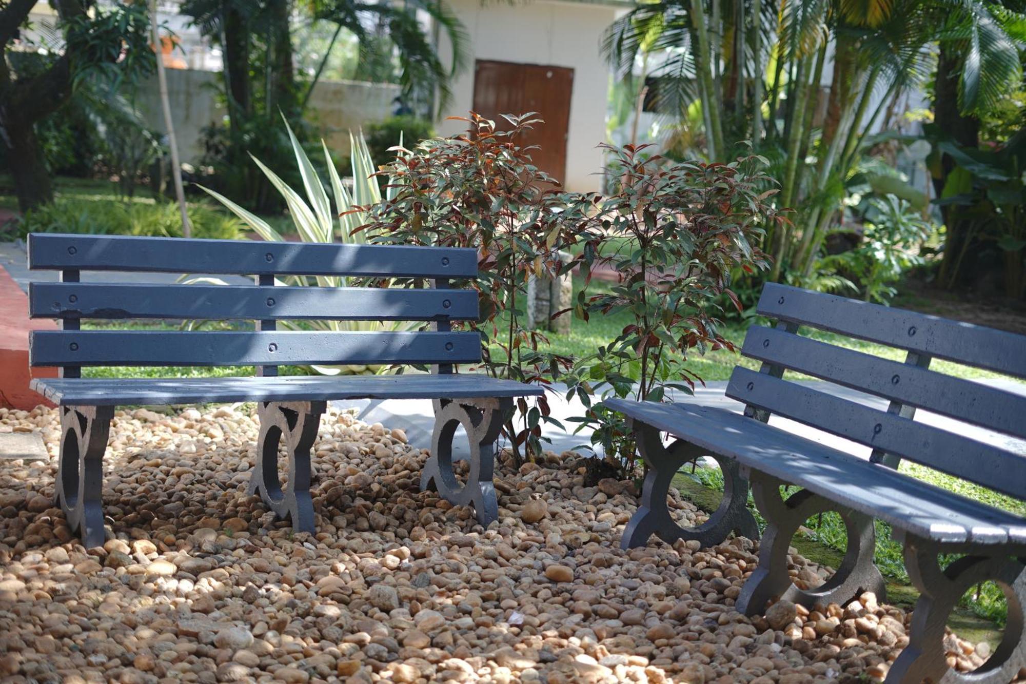 Alfred Place Kochi Bagian luar foto