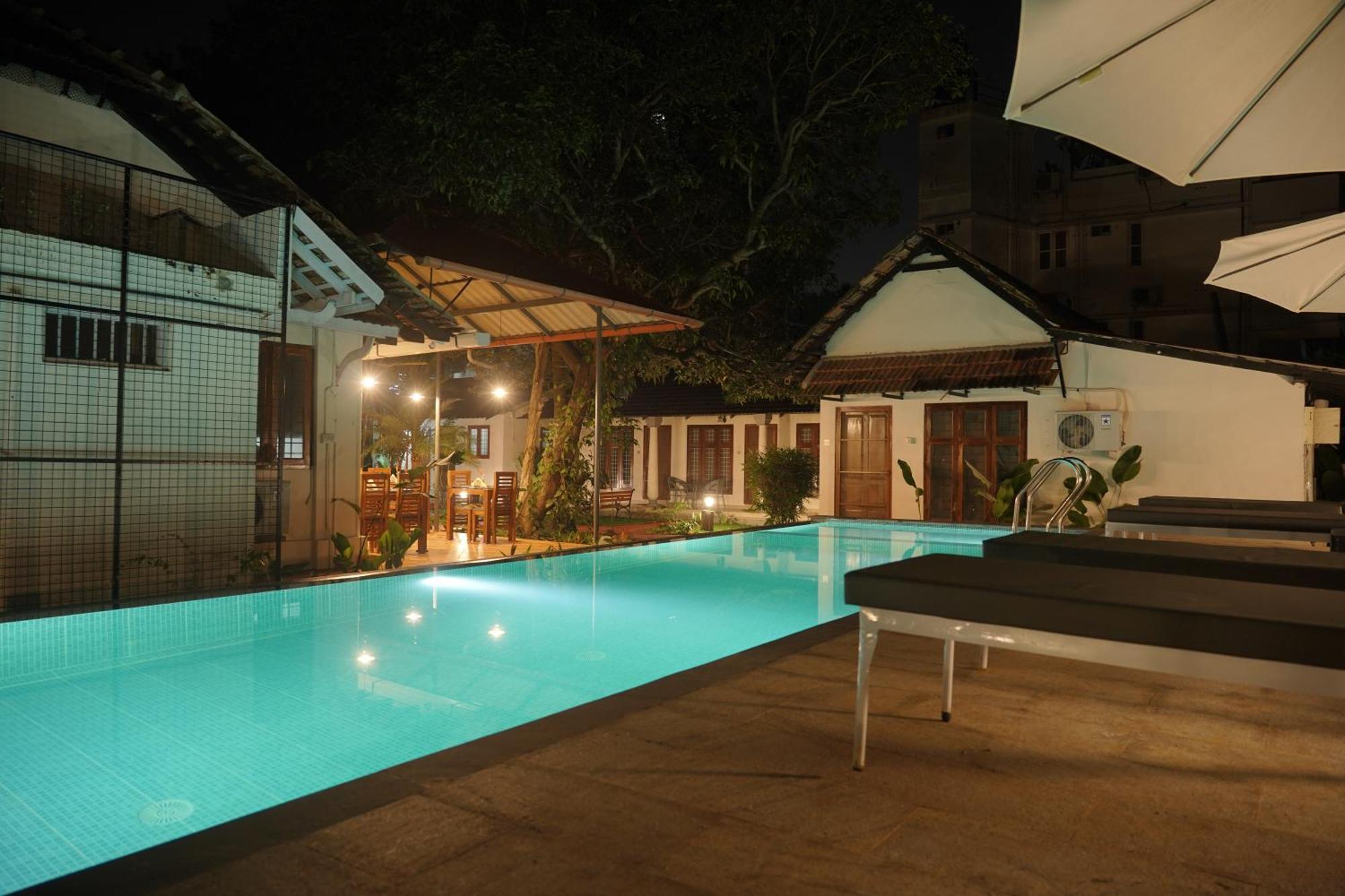 Alfred Place Kochi Bagian luar foto